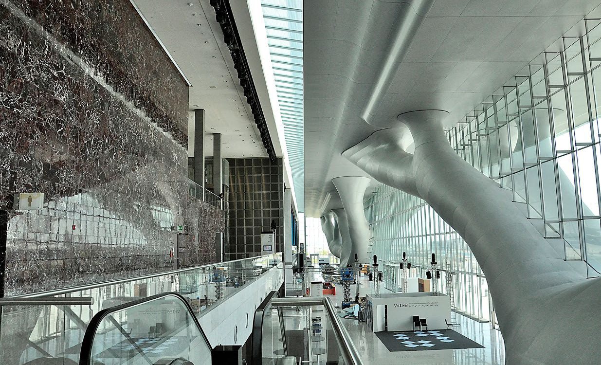 Escalator hall
